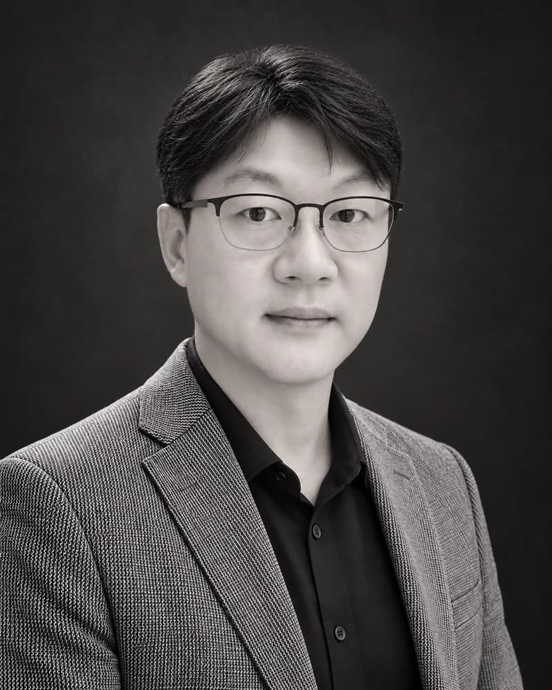 Portrait of Jong Hyun Lim, Ph.D.